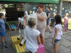 Akademia Wspólnej Zabawy - warsztaty recyklingowe (06.08.2017), fot. POK "Dom Chemika" / 4