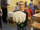 Akademia Wspólnej Zabawy - Lampa origami z "Dobrze się składa" (25.11.2017), fot. POK "Dom Chemika"/13